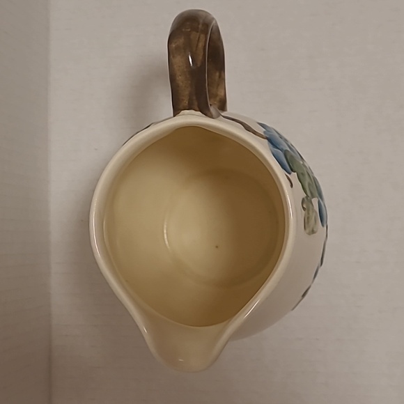 Vintage Metlox Poppytrail Large Creamer with Blue Grapes - Picture 10 of 16